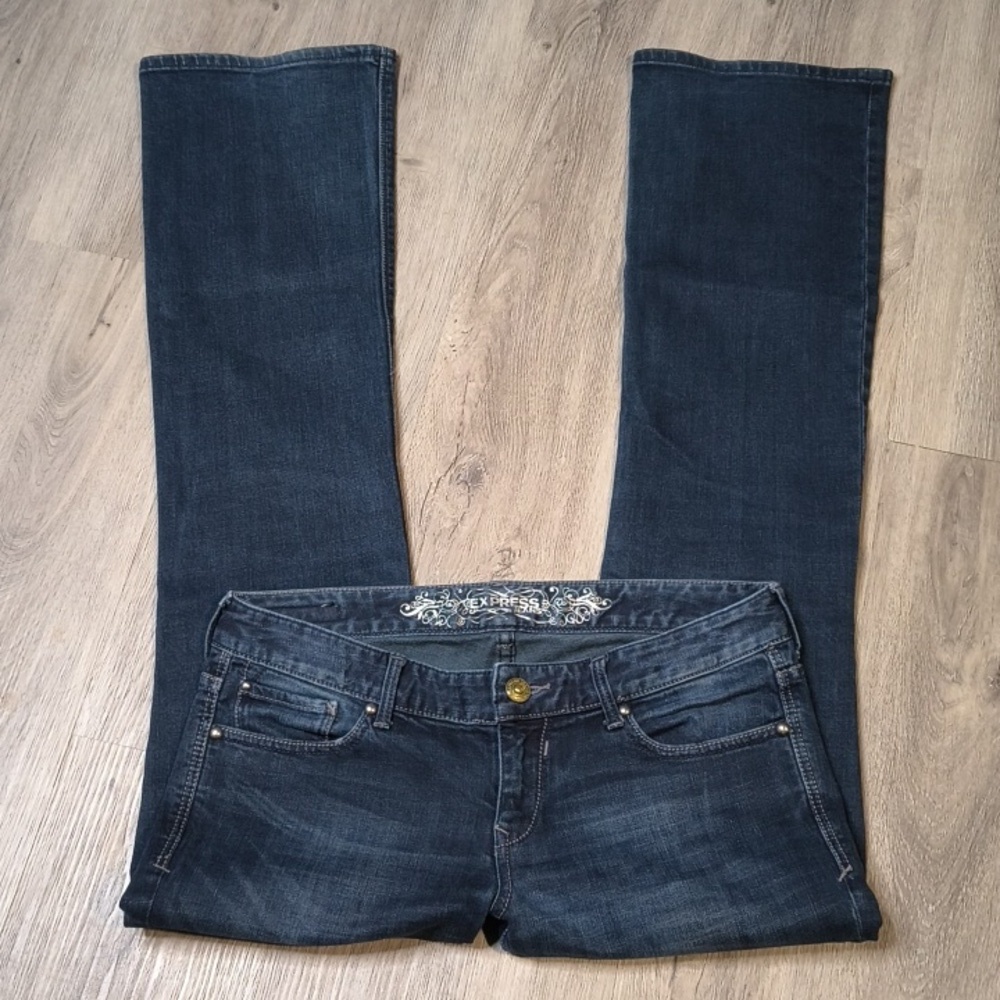 sac741❤️Low Rise Bootcut w/33" Inseam Express Demin Jeans